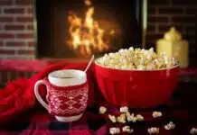 chocolat chaud popcorn et feu de cheminée